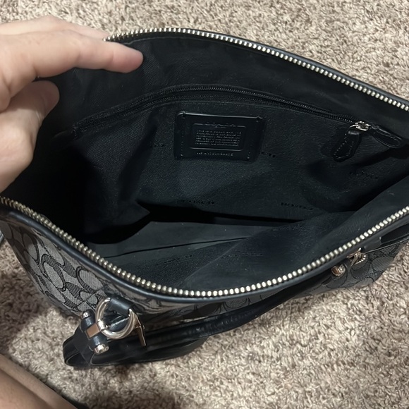 Black coach purse - Picture 10 of 12